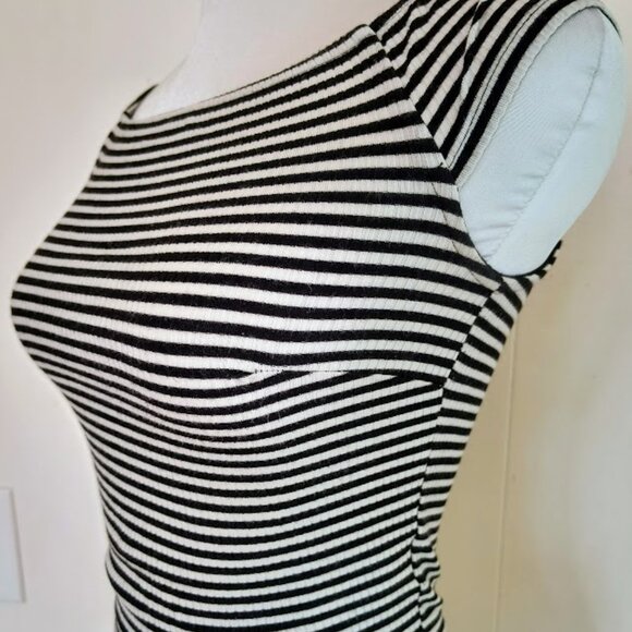 Bebe White and Black Striped Crop Top with Cap Sleeves - Picture 2 of 4